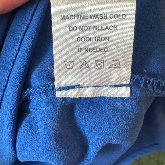 Tacera Blue Top EUC Top 100% Polyester size Medium High Low Flutter Sleeves - Picture 7 of 7